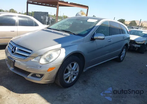 2006 Mercedes-Benz R 500 4Matic z USA, uszkodzony, nr VIN 4JGCB75E16A007770
